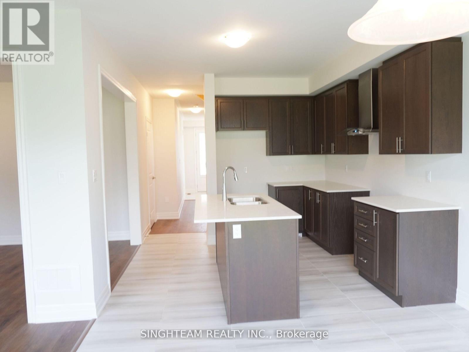 Photo 7 of 44 Del Ray Crescent, Wasaga Beach ON
