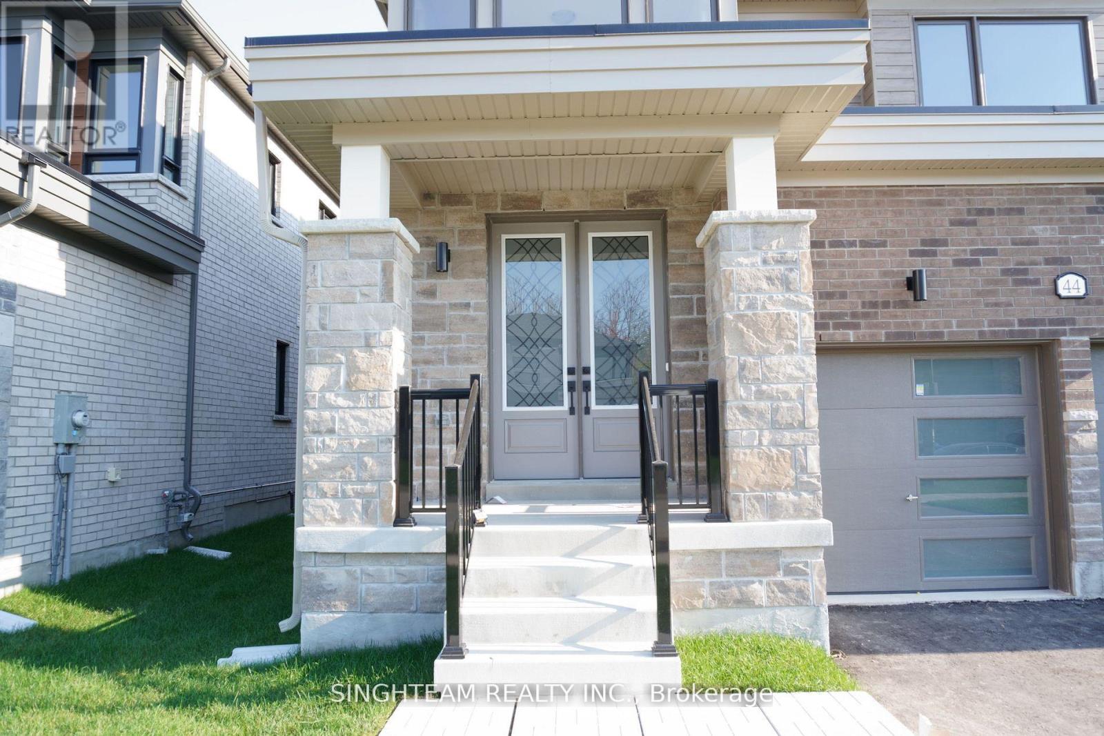 Photo 3 of 44 Del Ray Crescent, Wasaga Beach ON