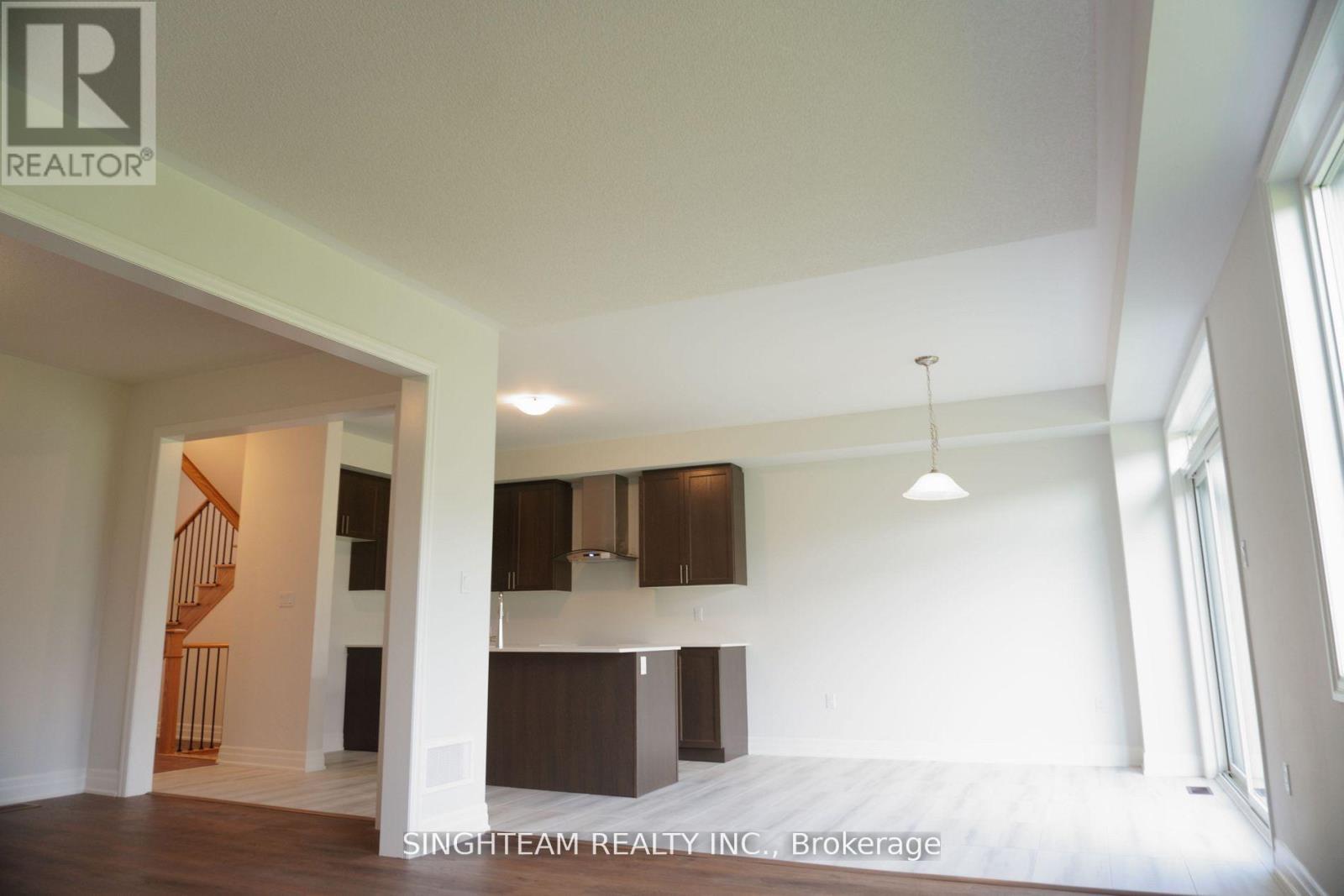 Photo 5 of 44 Del Ray Crescent, Wasaga Beach ON