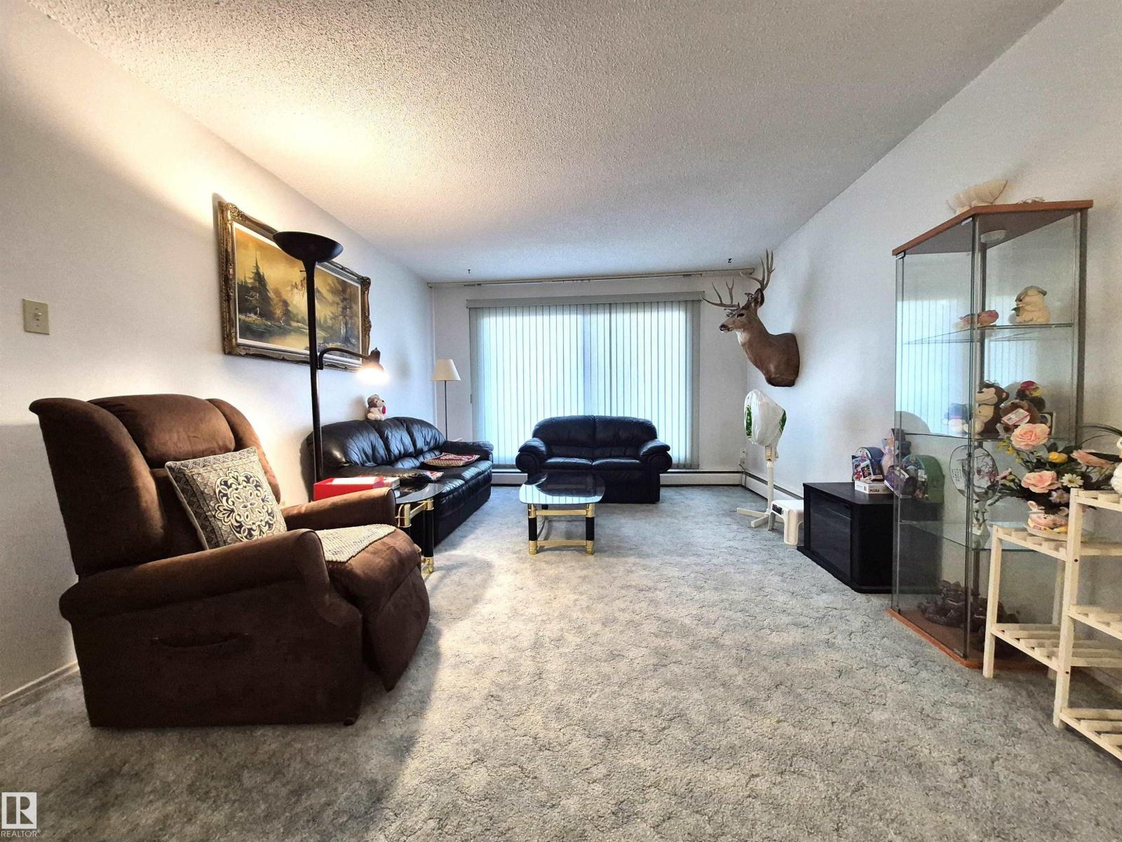 Photo 14 of 22 C 5715 133 Av Nw, Edmonton AB