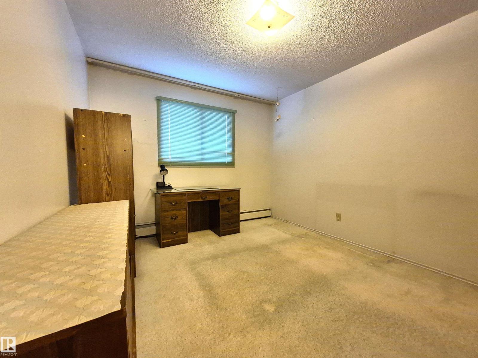 Photo 21 of 22 C 5715 133 Av Nw, Edmonton AB