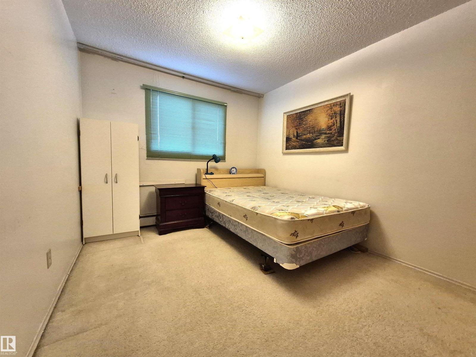 Photo 23 of 22 C 5715 133 Av Nw, Edmonton AB