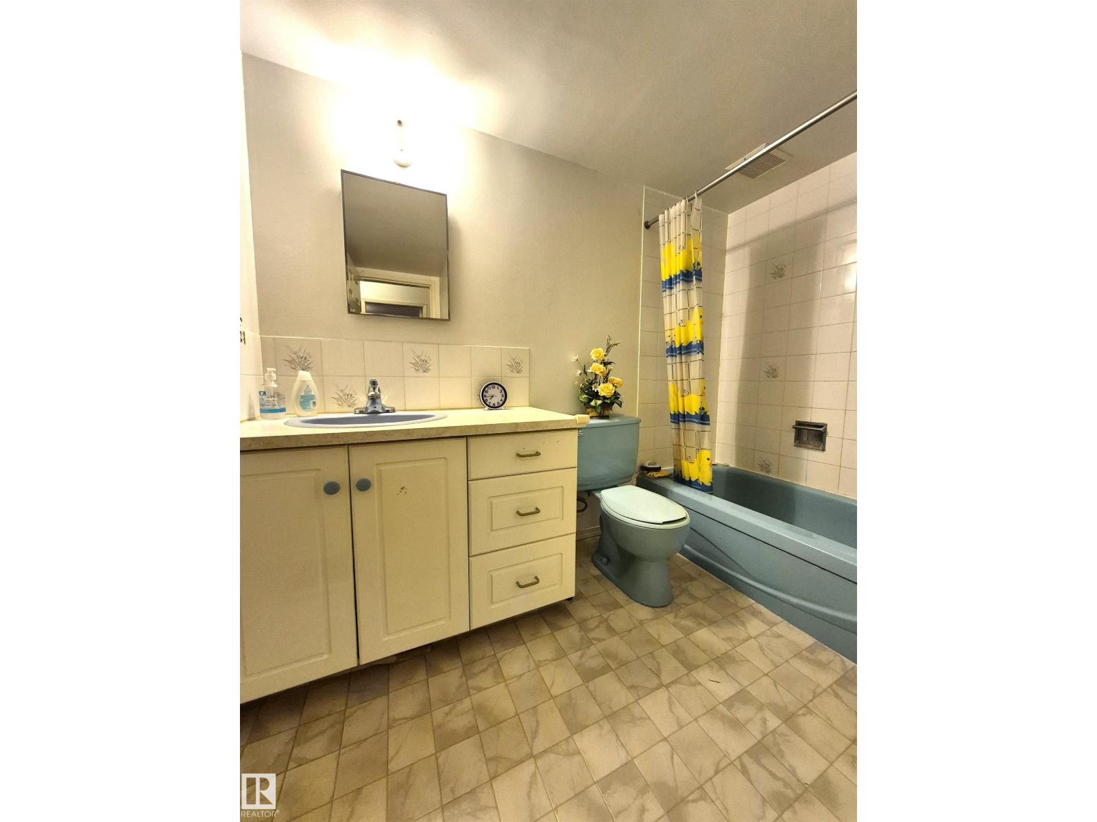 Photo 26 of 22 C 5715 133 Av Nw, Edmonton AB