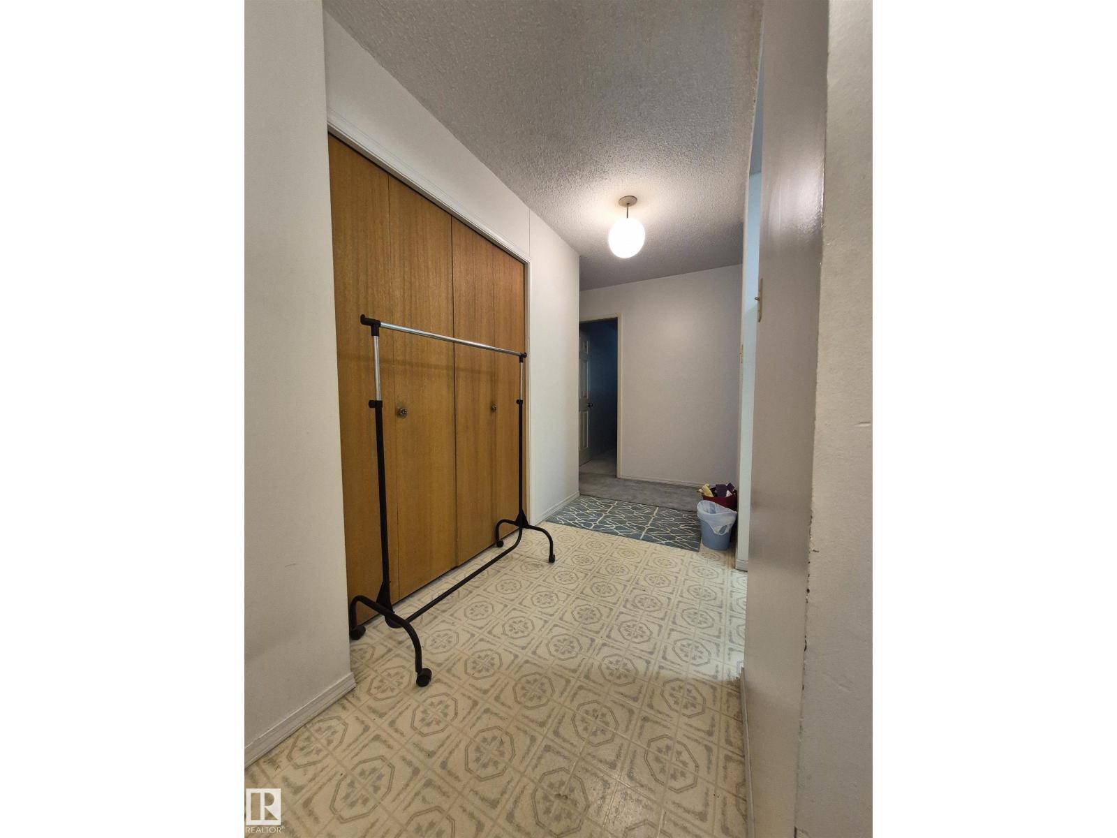 Photo 7 of 22 C 5715 133 Av Nw, Edmonton AB