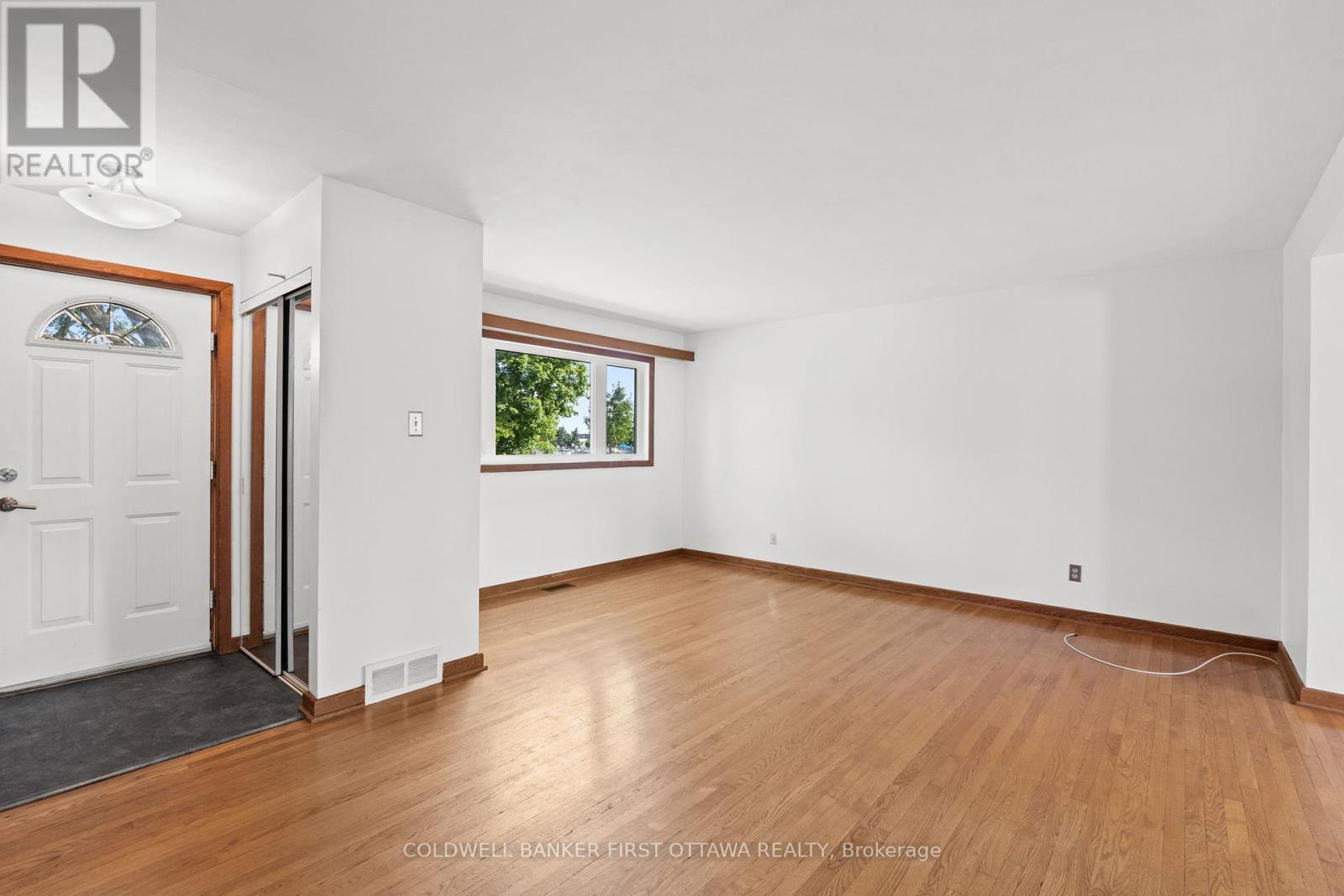Photo 11 of 1788 Ernest Avenue, Ottawa ON