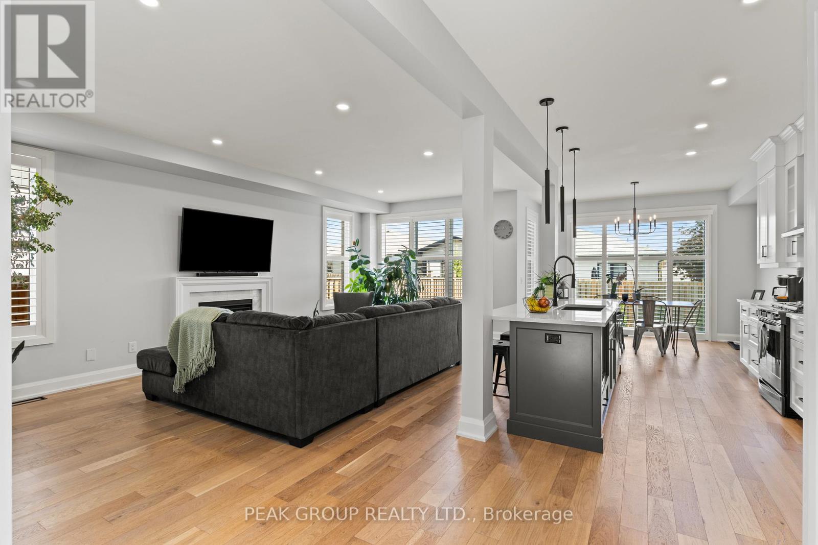 Photo 15 of 119 Susan Drive, Pelham ON