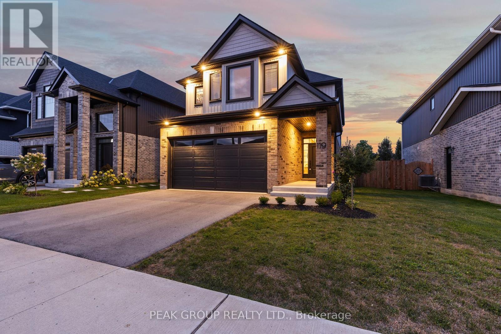 Photo 2 of 119 Susan Drive, Pelham ON