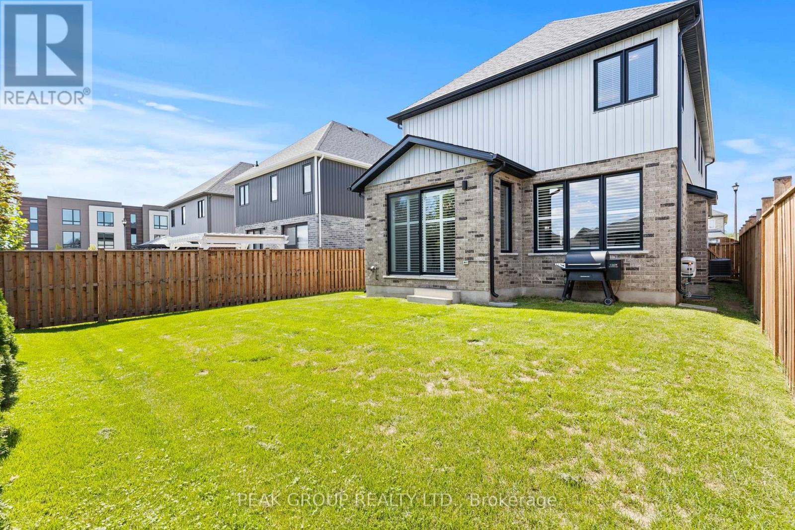 Photo 35 of 119 Susan Drive, Pelham ON