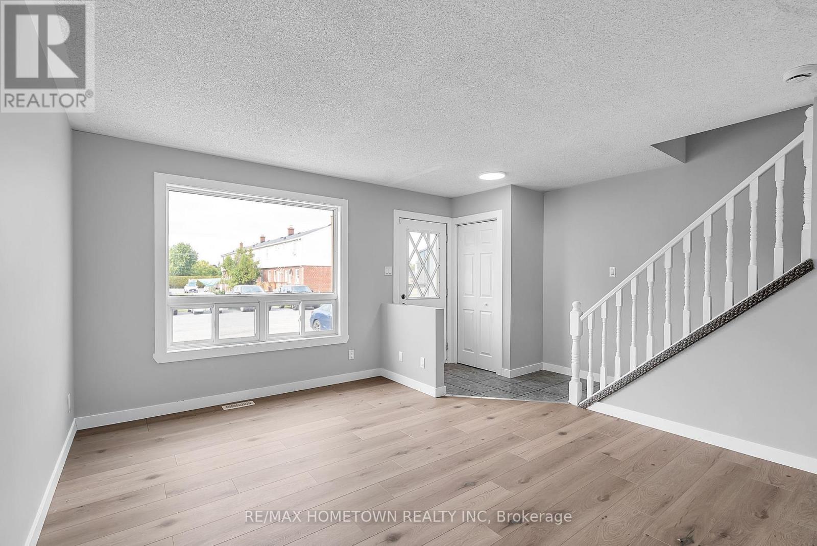Photo 6 of 35 Hustler Crescent, South Dundas ON