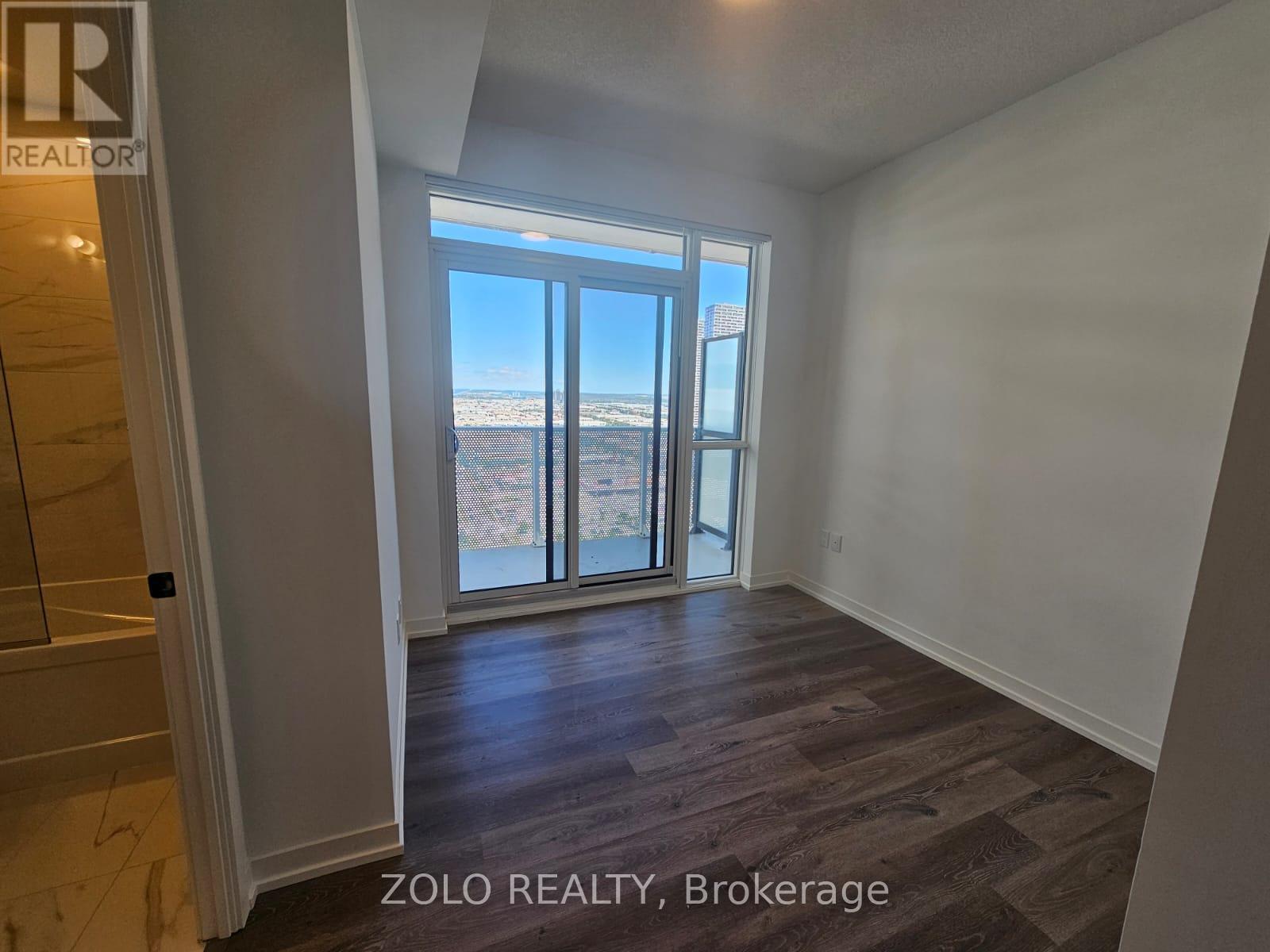 Photo 12 of 3503 28 Interchange Way, Vaughan ON