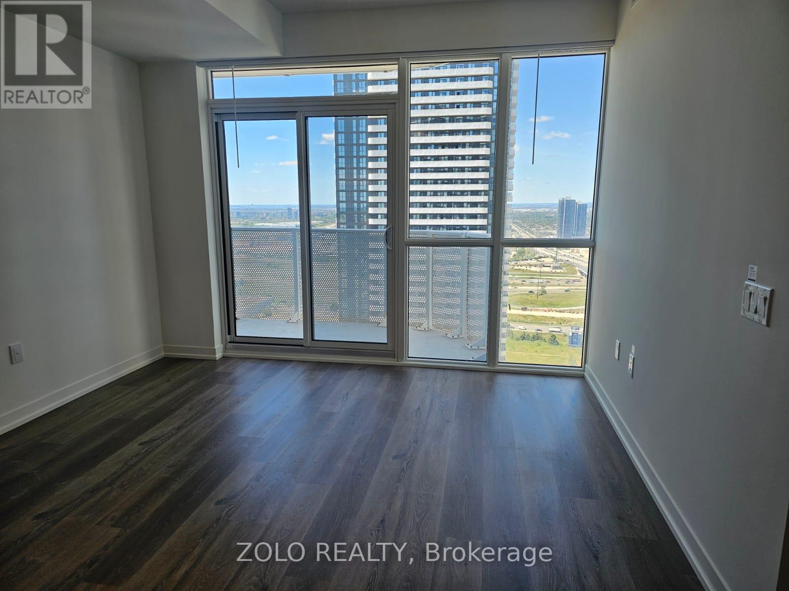 Photo 13 of 3503 28 Interchange Way, Vaughan ON