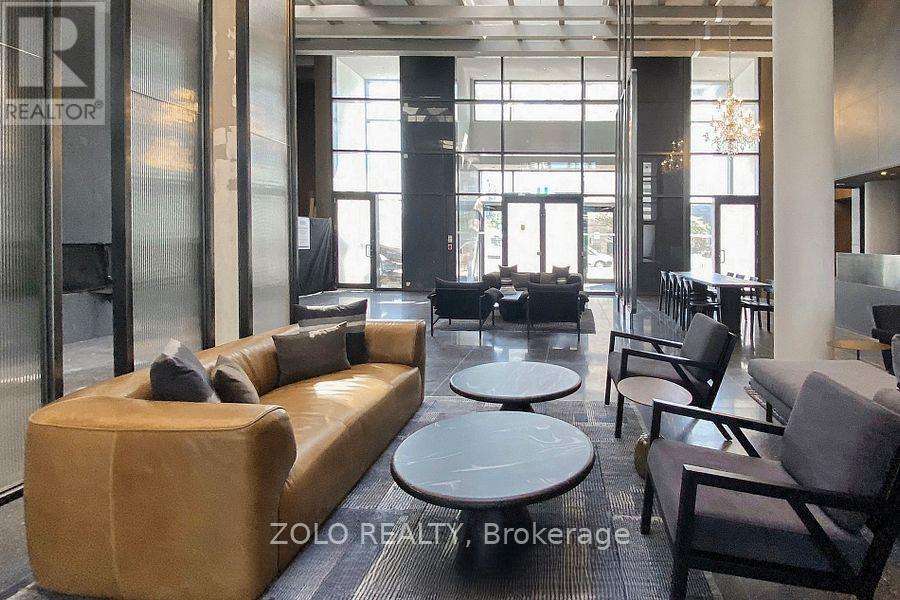Photo 2 of 3503 28 Interchange Way, Vaughan ON