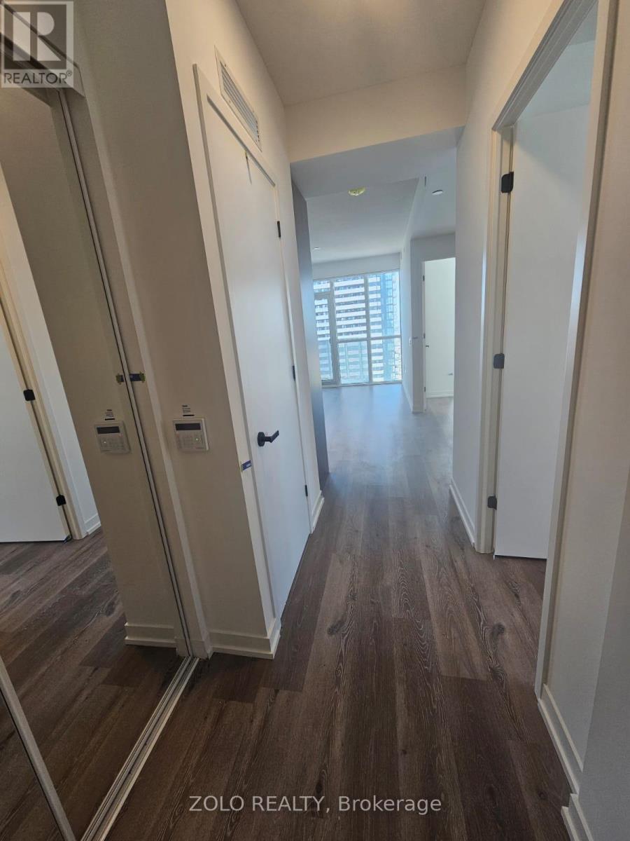 Photo 5 of 3503 28 Interchange Way, Vaughan ON