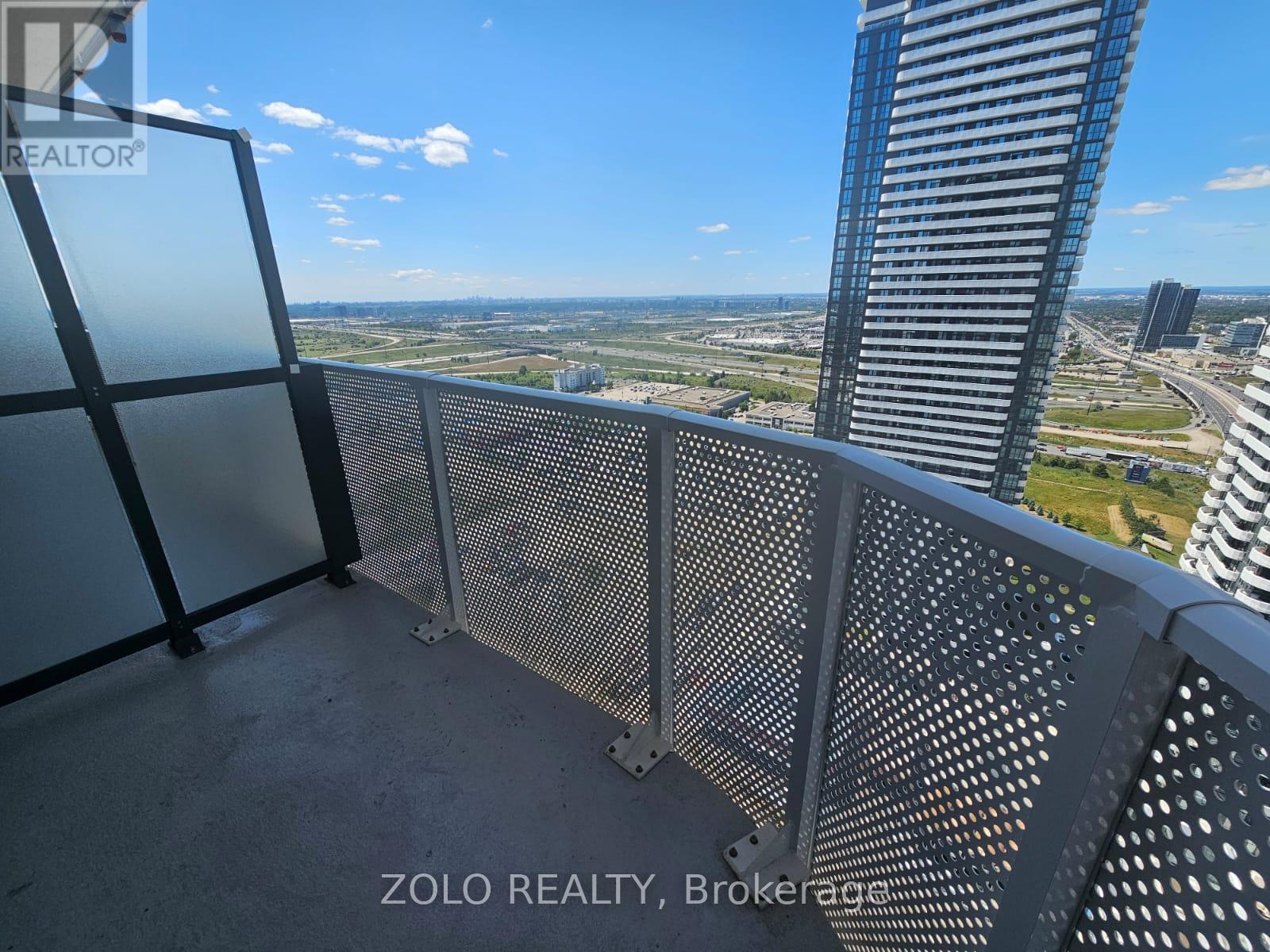Photo 7 of 3503 28 Interchange Way, Vaughan ON