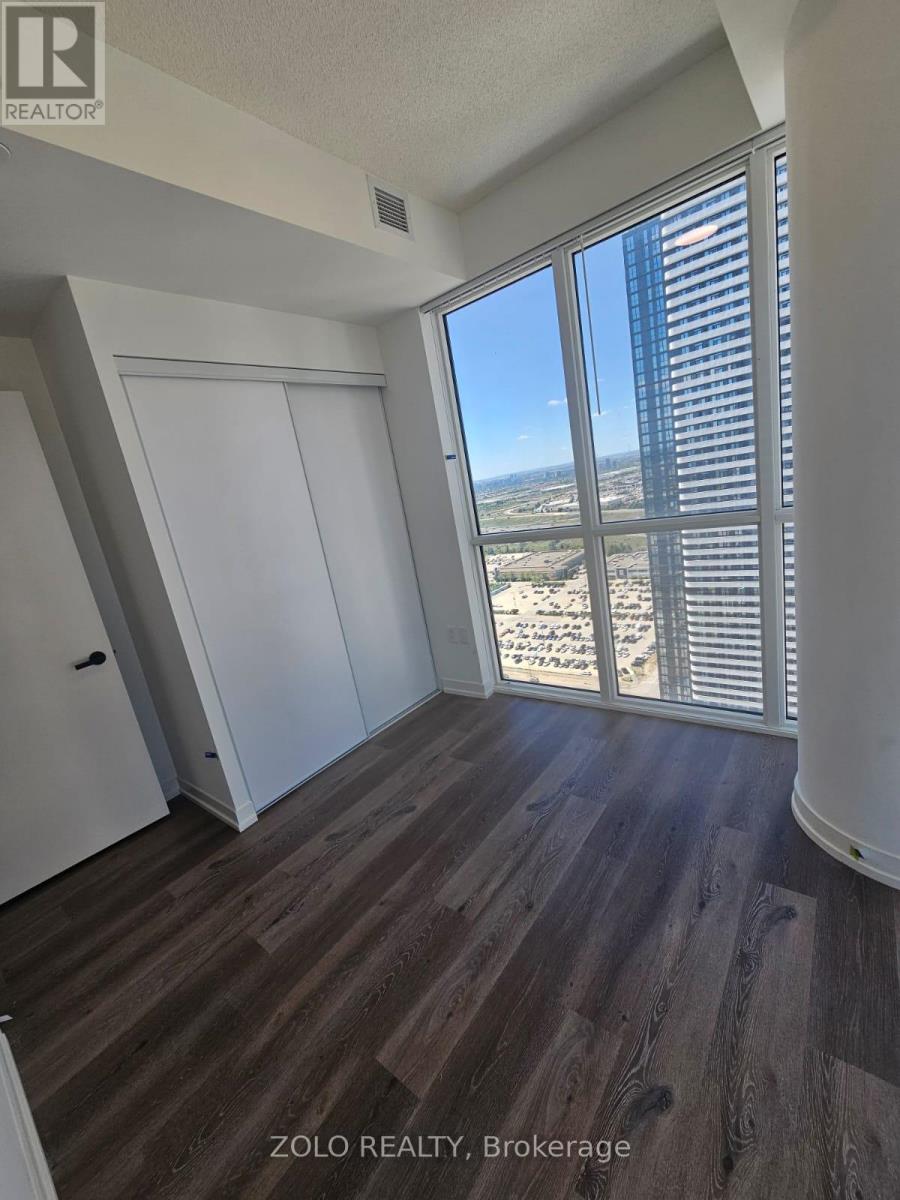 Photo 8 of 3503 28 Interchange Way, Vaughan ON