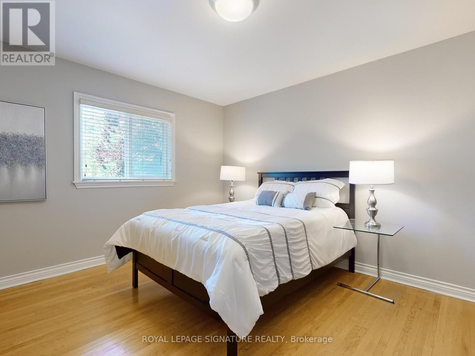 Photo 18 of 81 Garden Avenue, Richmond Hill ON