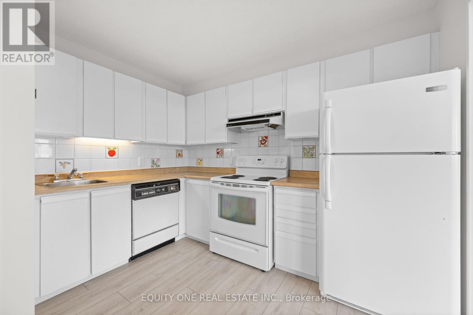 Photo 10 of 1801 1285 Cahill Drive, Ottawa ON