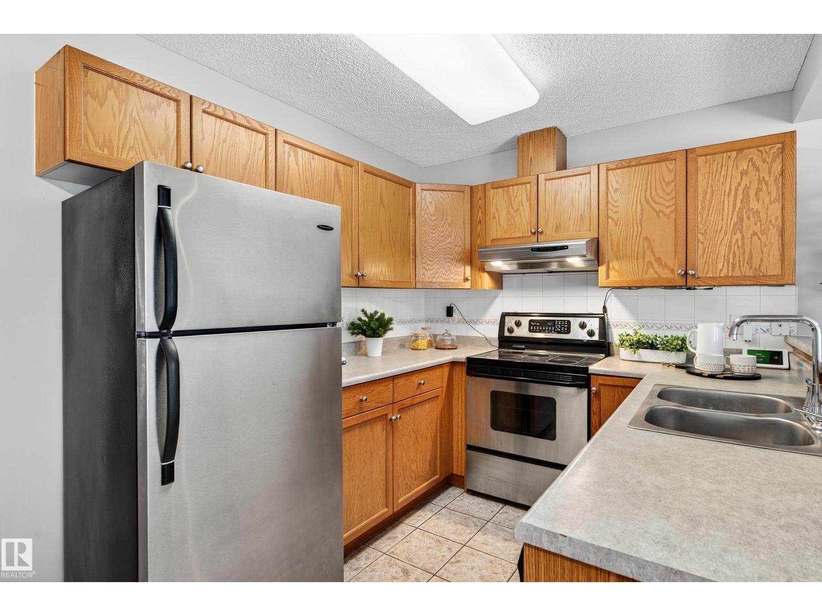 Photo 10 of 24 14603 Miller Bv Nw, Edmonton AB