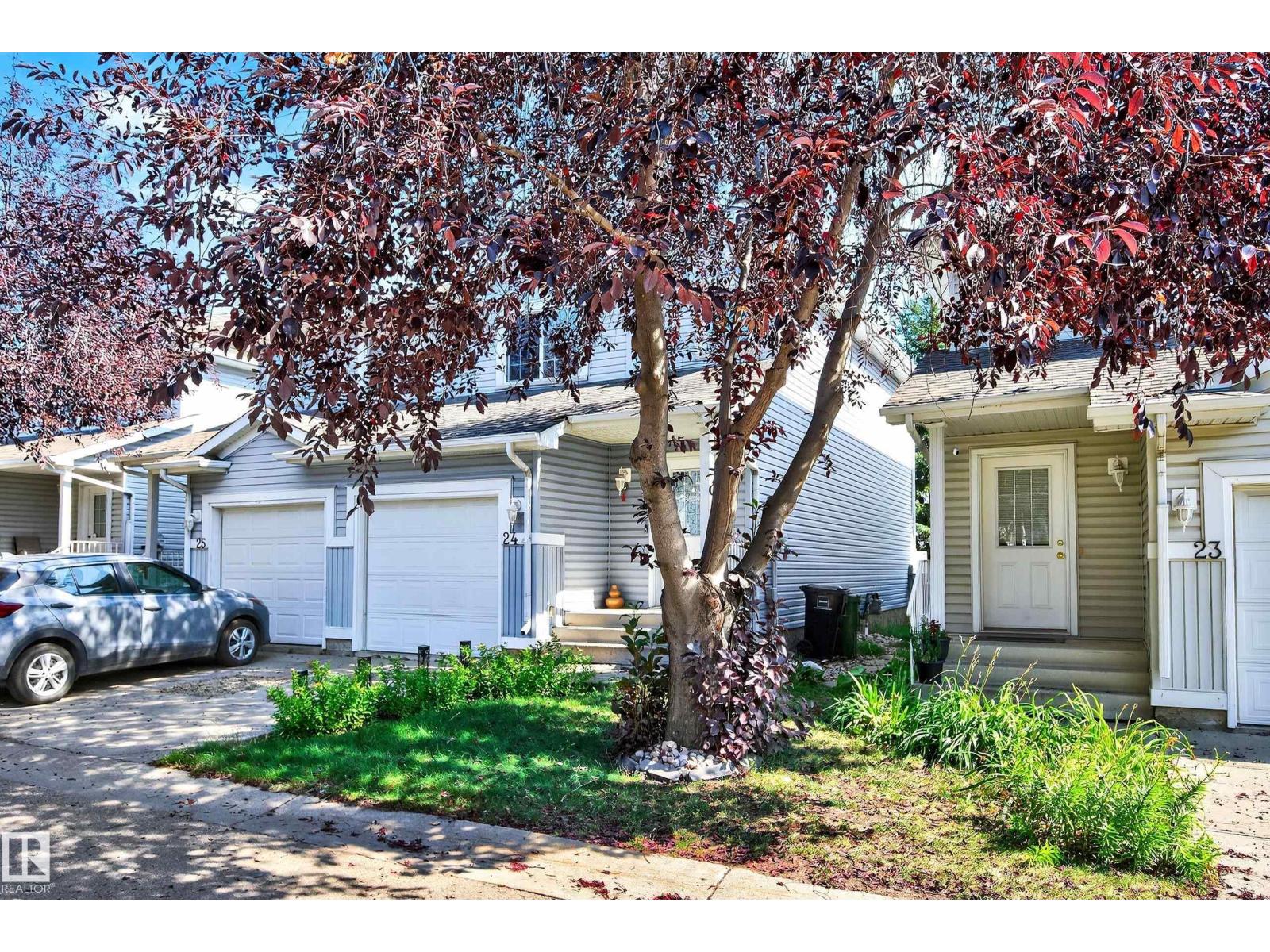 Photo 2 of 24 14603 Miller Bv Nw, Edmonton AB