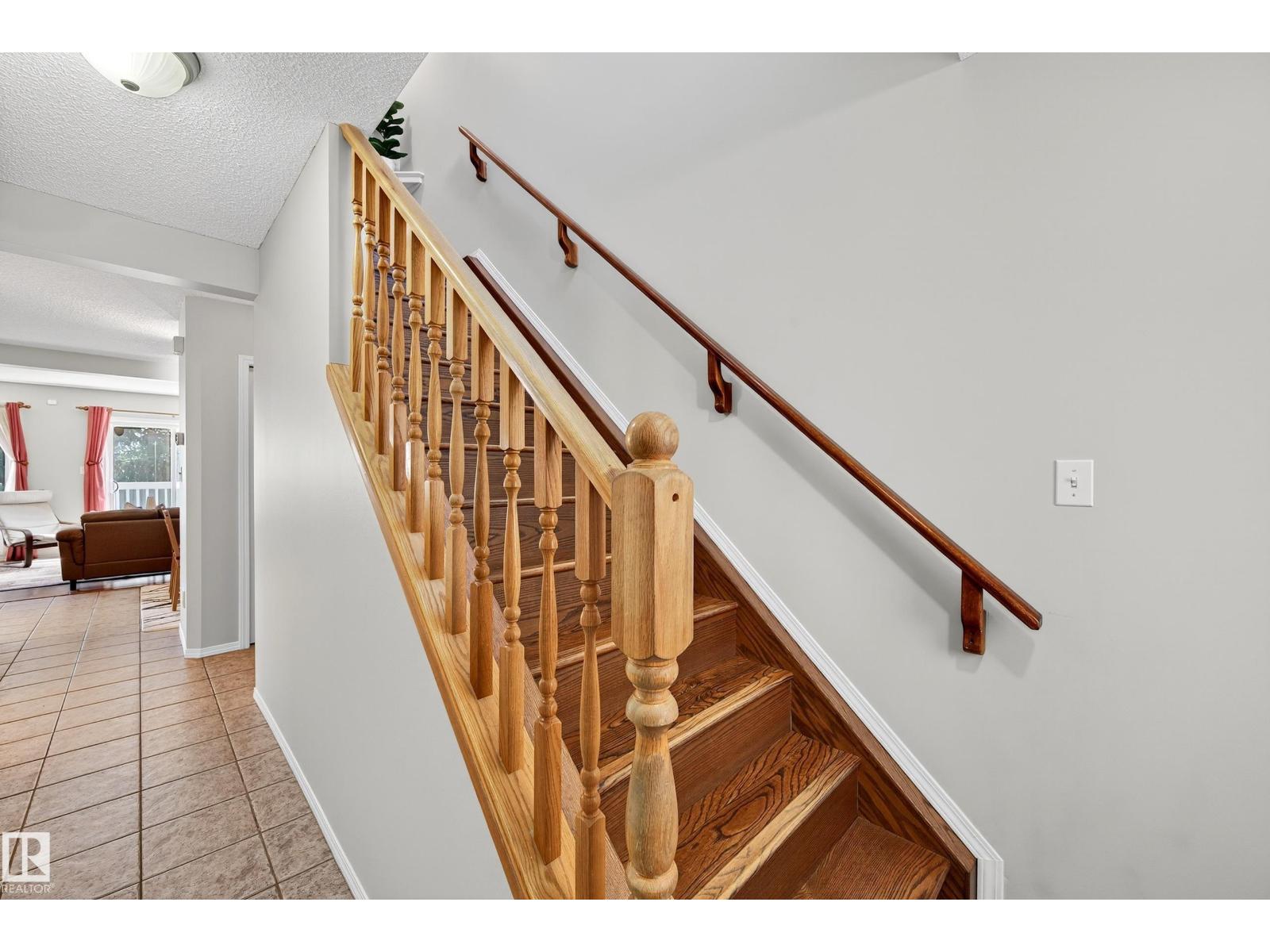 Photo 5 of 24 14603 Miller Bv Nw, Edmonton AB