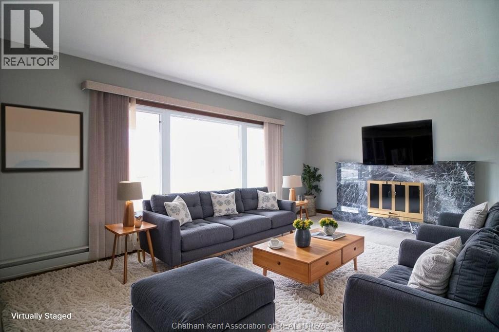 Photo 11 of 39 Wyandott Street, Chatham ON