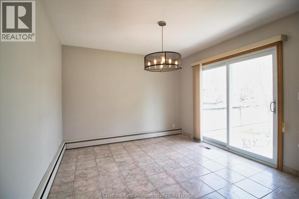 Photo 16 of 39 Wyandott Street, Chatham ON