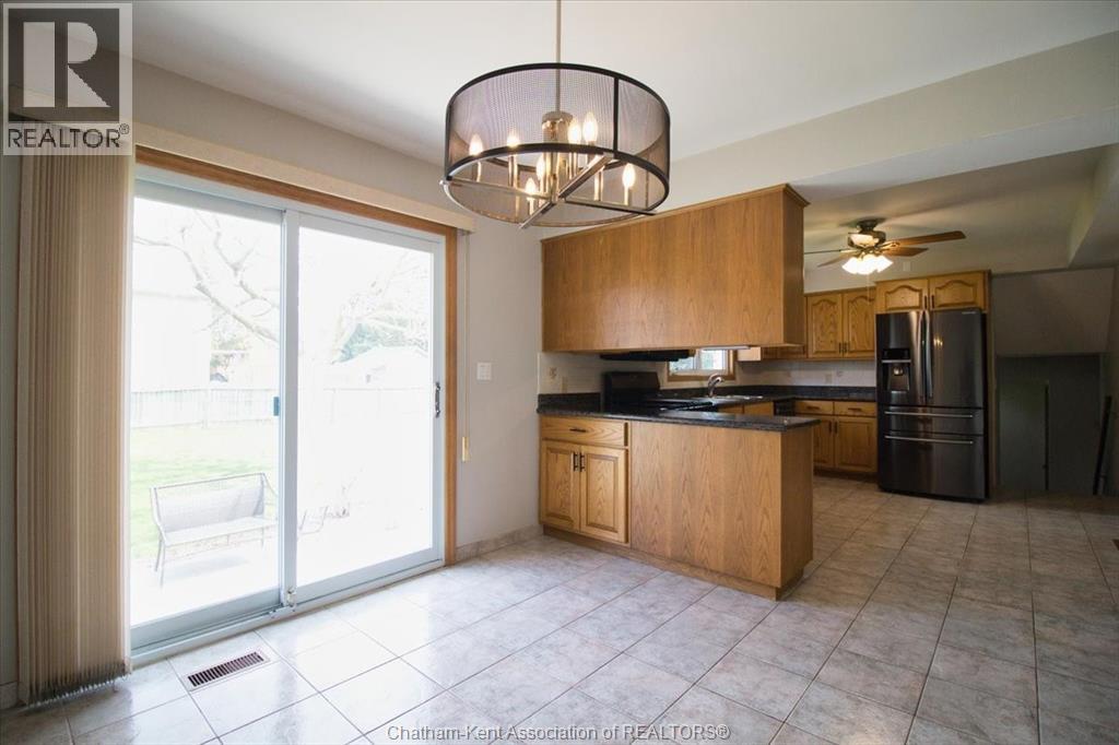 Photo 18 of 39 Wyandott Street, Chatham ON