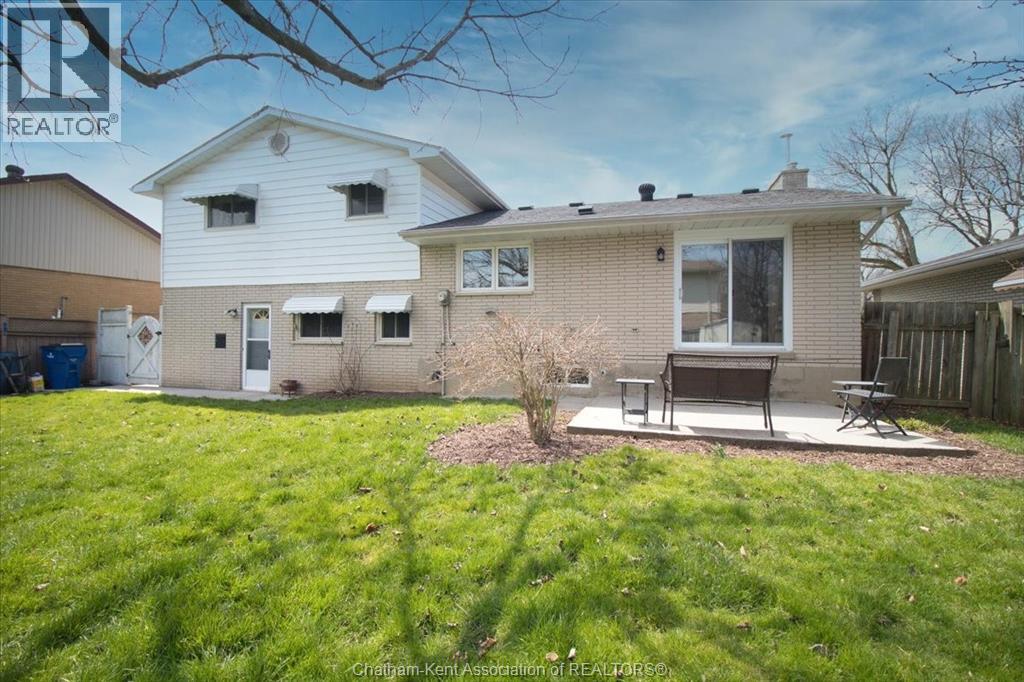 Photo 2 of 39 Wyandott Street, Chatham ON