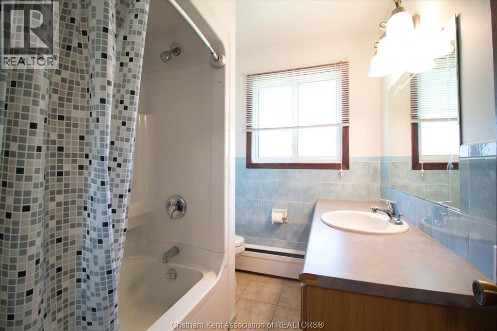 Photo 22 of 39 Wyandott Street, Chatham ON