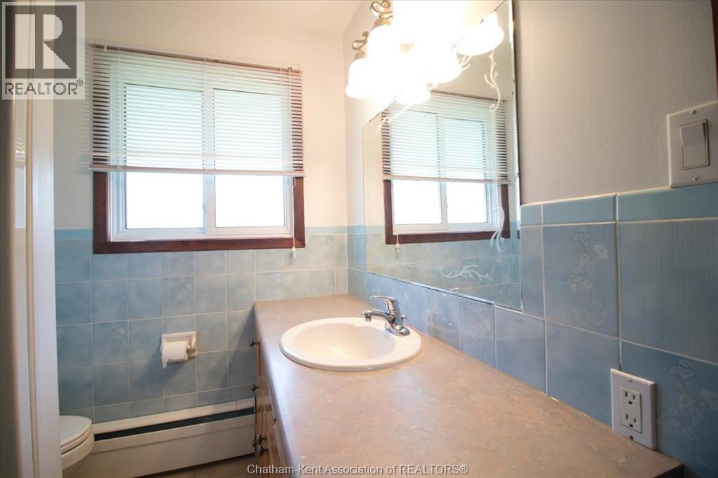 Photo 23 of 39 Wyandott Street, Chatham ON