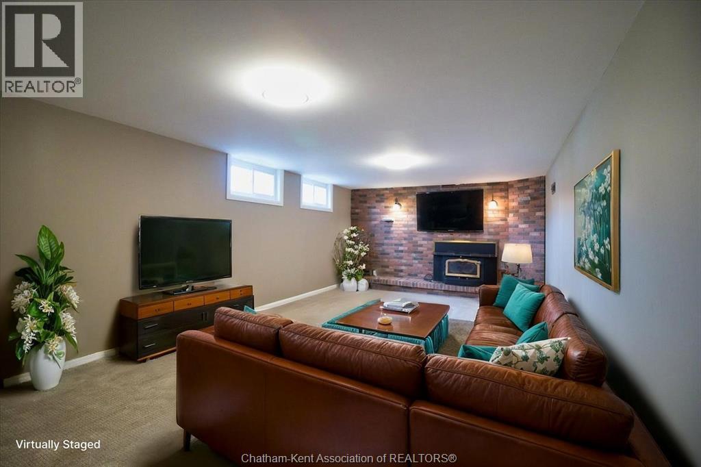 Photo 40 of 39 Wyandott Street, Chatham ON