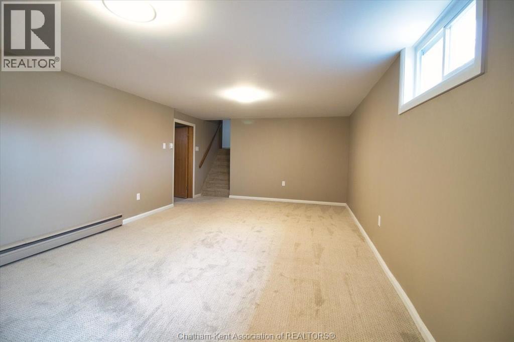 Photo 41 of 39 Wyandott Street, Chatham ON