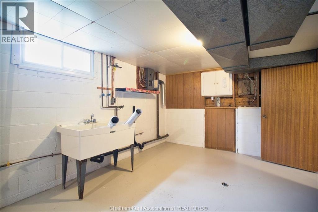 Photo 43 of 39 Wyandott Street, Chatham ON