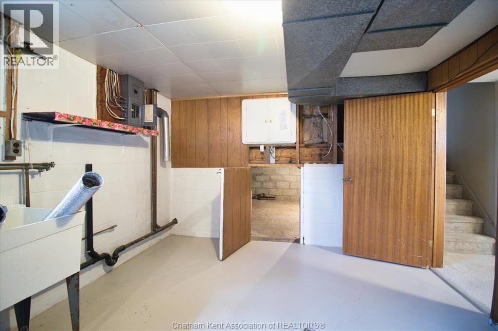 Photo 44 of 39 Wyandott Street, Chatham ON
