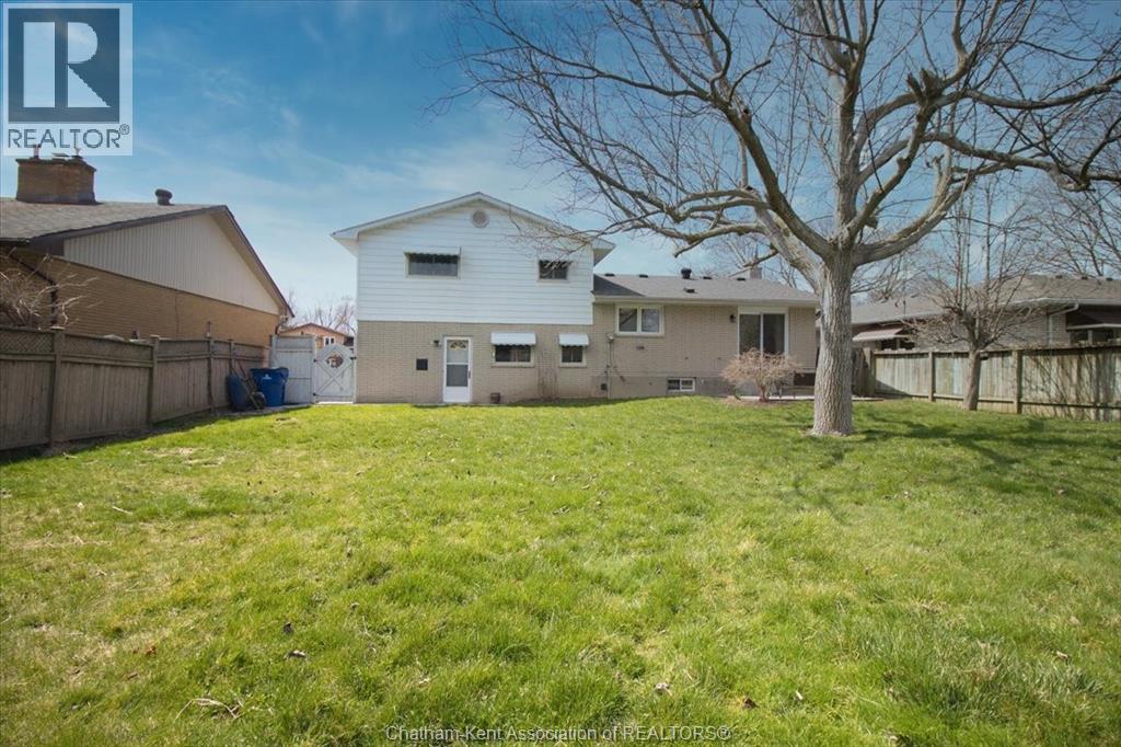 Photo 5 of 39 Wyandott Street, Chatham ON