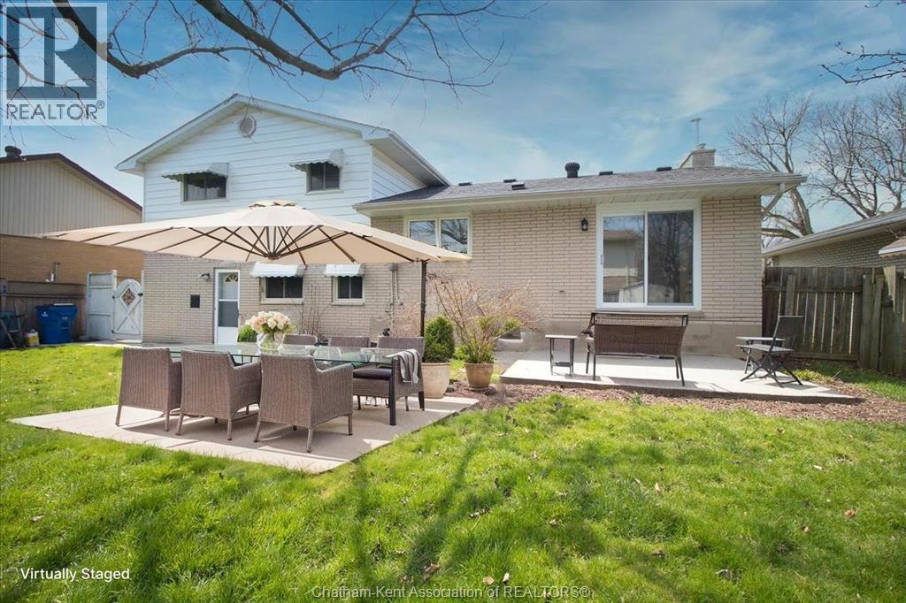 Photo 6 of 39 Wyandott Street, Chatham ON