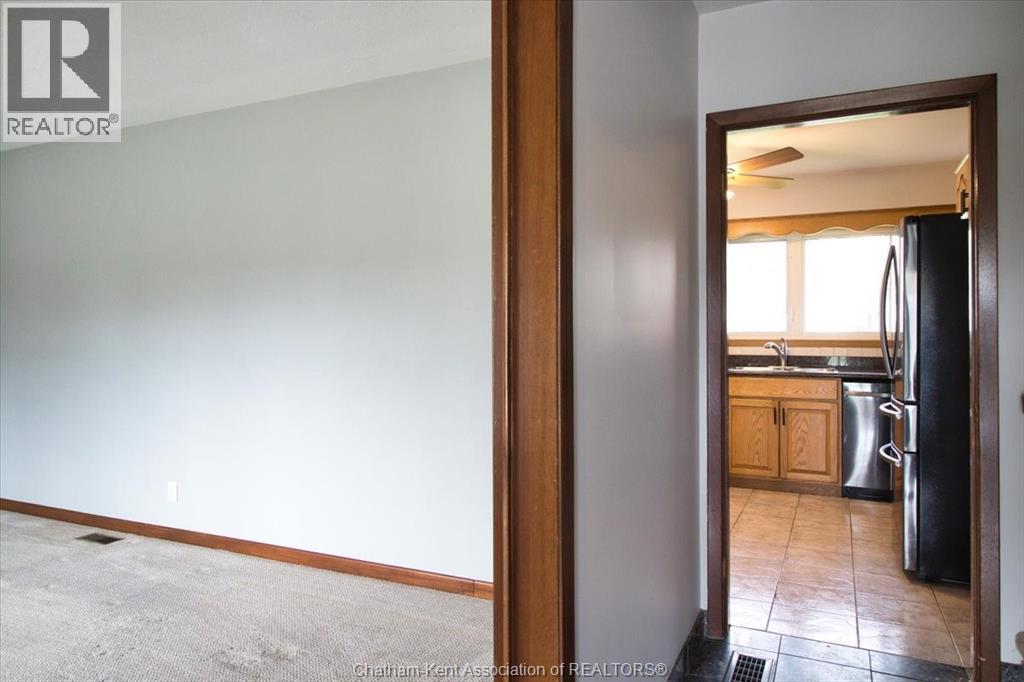Photo 9 of 39 Wyandott Street, Chatham ON