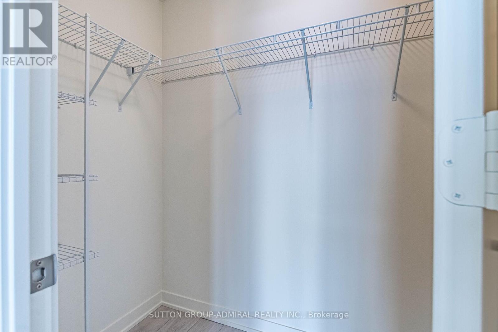 Photo 19 of 5302 38 Annie Craig Drive, Toronto ON