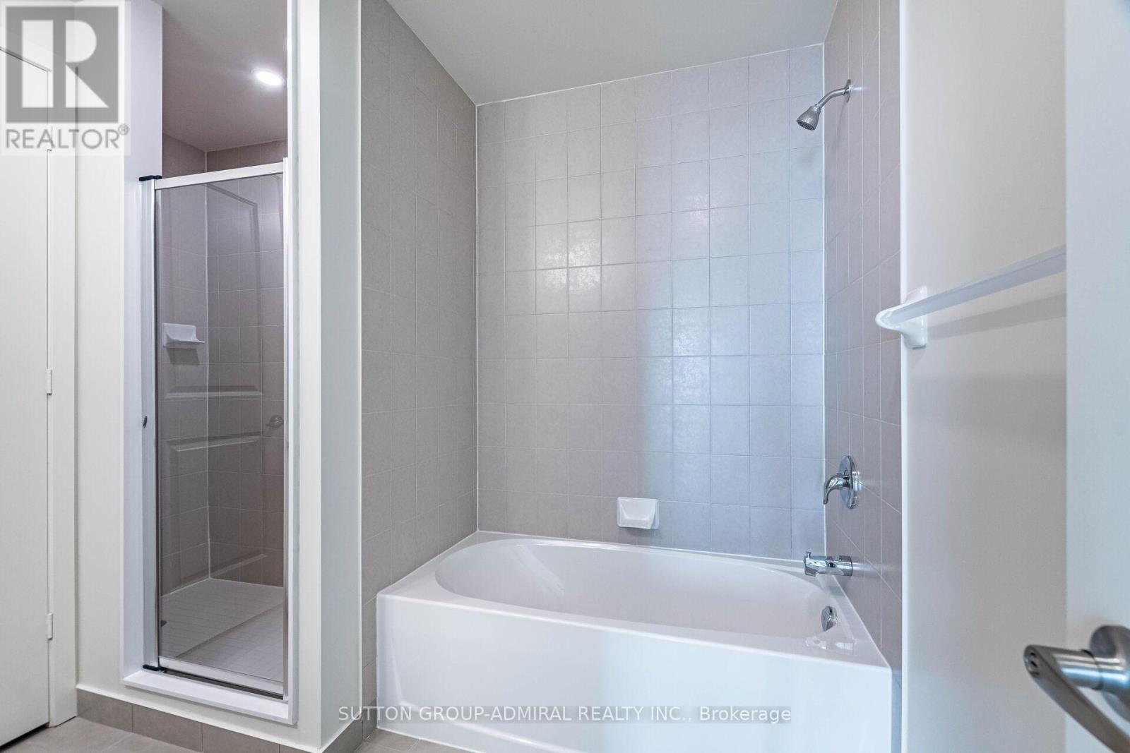 Photo 20 of 5302 38 Annie Craig Drive, Toronto ON