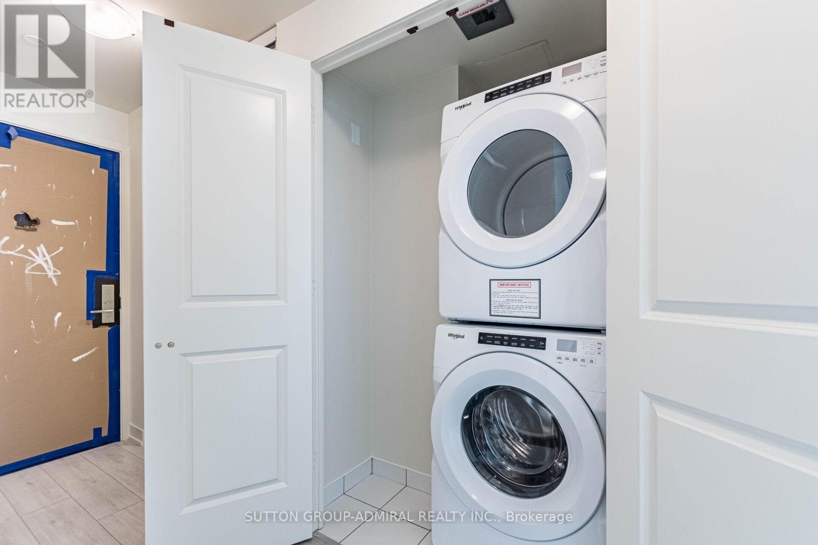 Photo 25 of 5302 38 Annie Craig Drive, Toronto ON