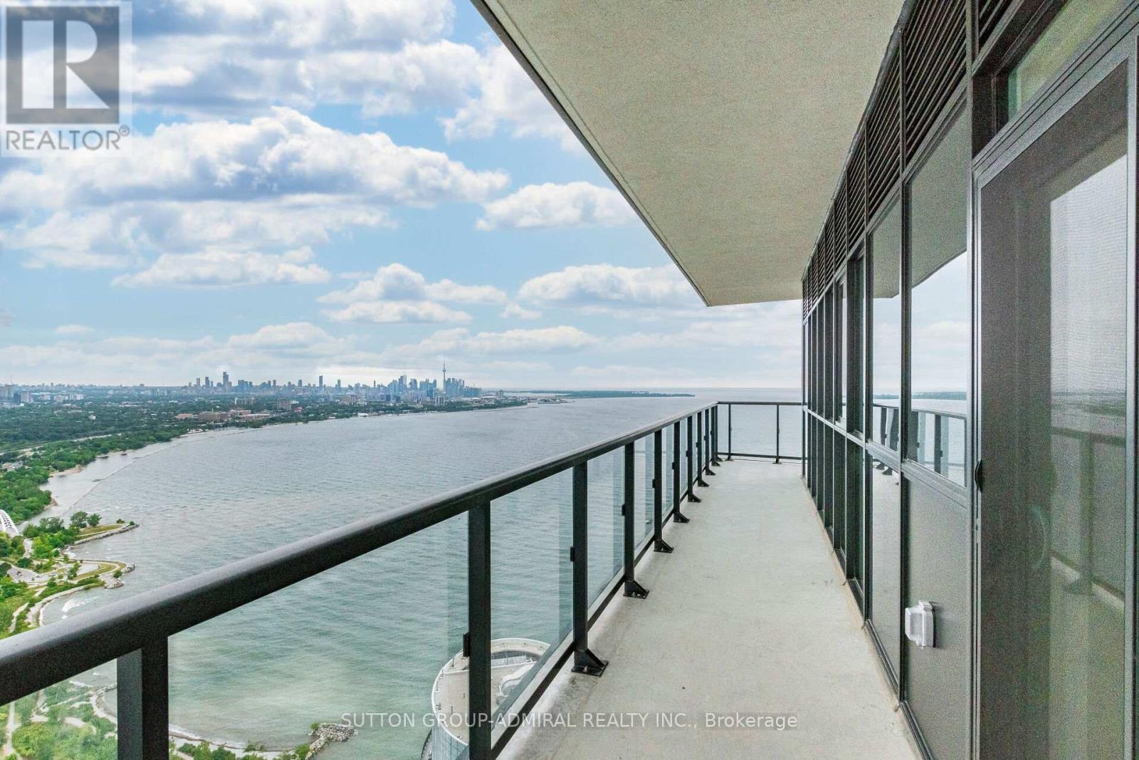 Photo 29 of 5302 38 Annie Craig Drive, Toronto ON