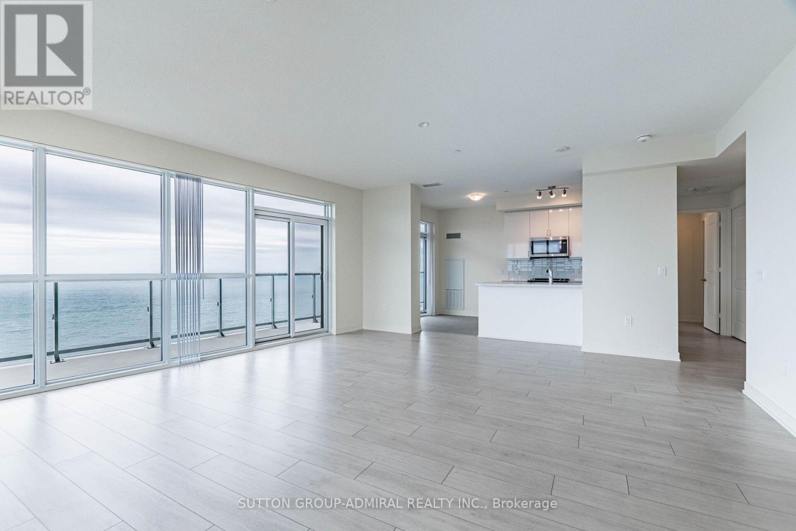 Photo 7 of 5302 38 Annie Craig Drive, Toronto ON