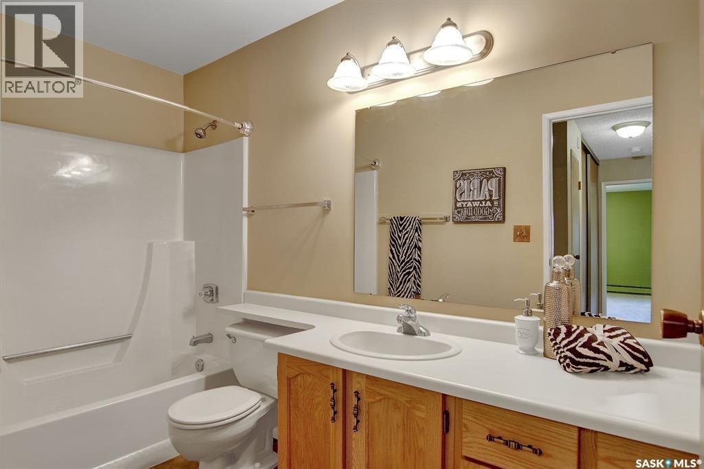Photo 12 of 304 2727 Victoria Avenue, Regina SK