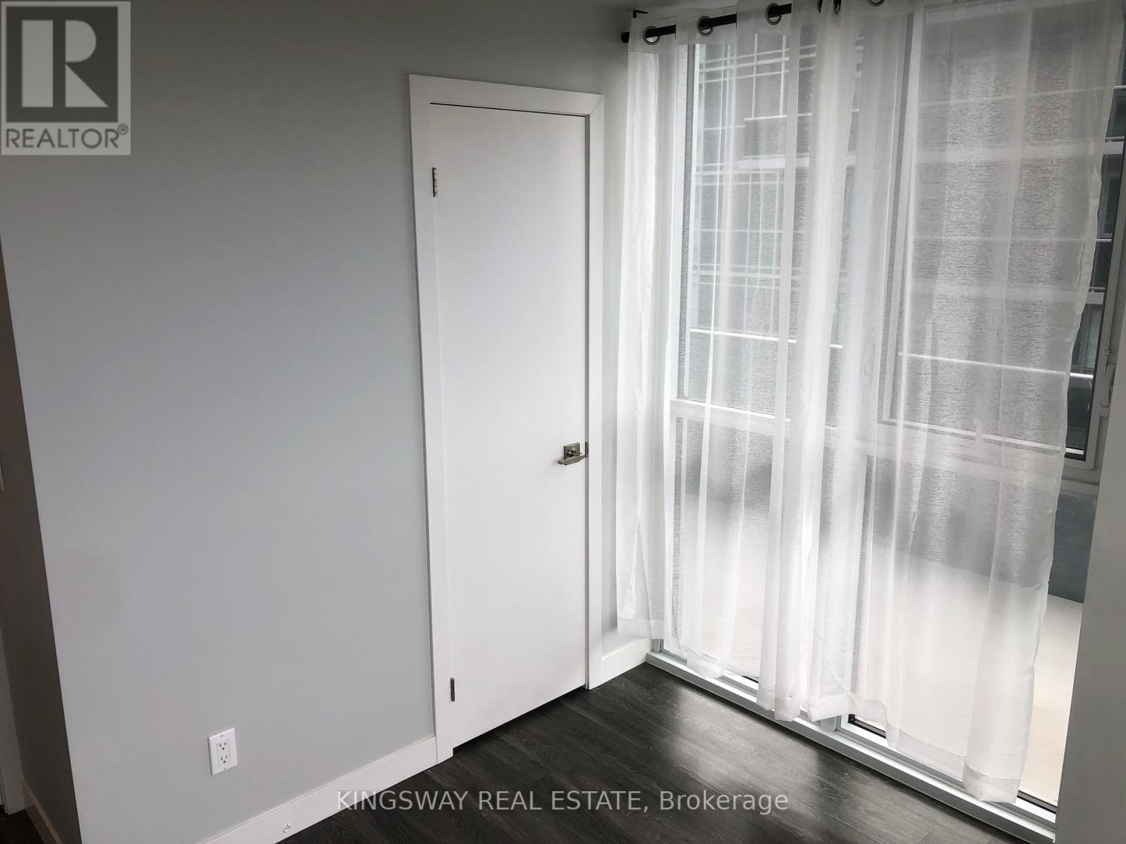 Photo 11 of 1808 2087 Fairview Street, Burlington ON