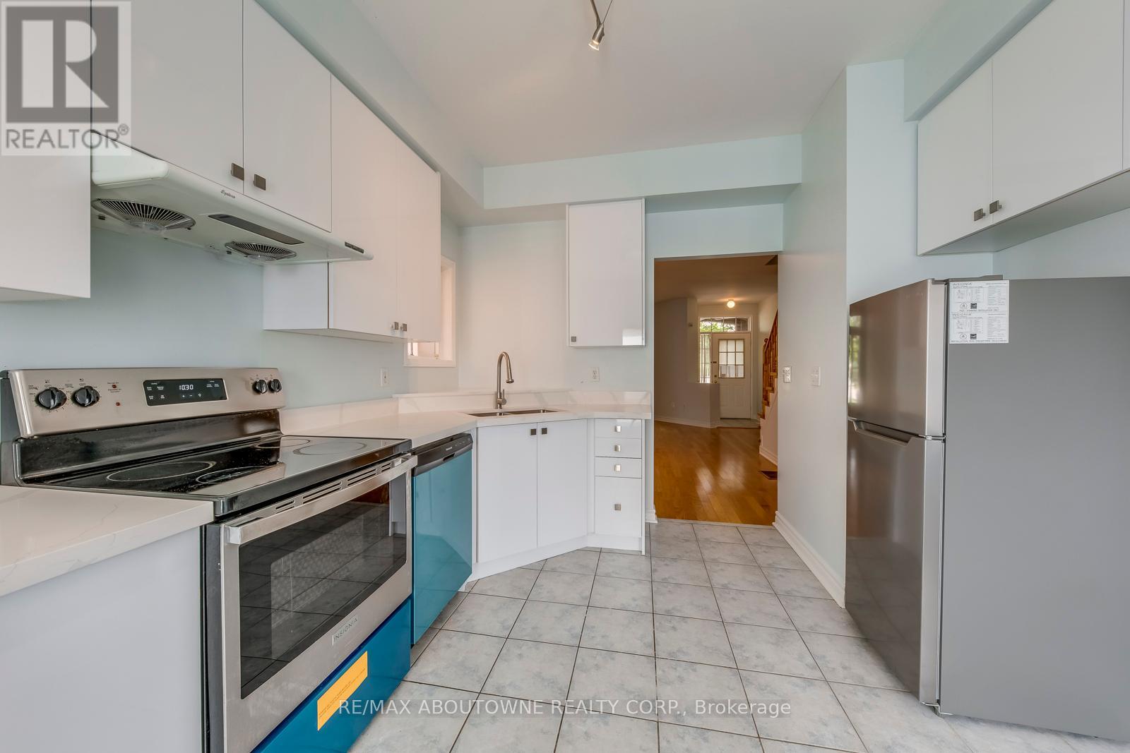 Photo 16 of 83 Bur Oak Avenue, Markham ON