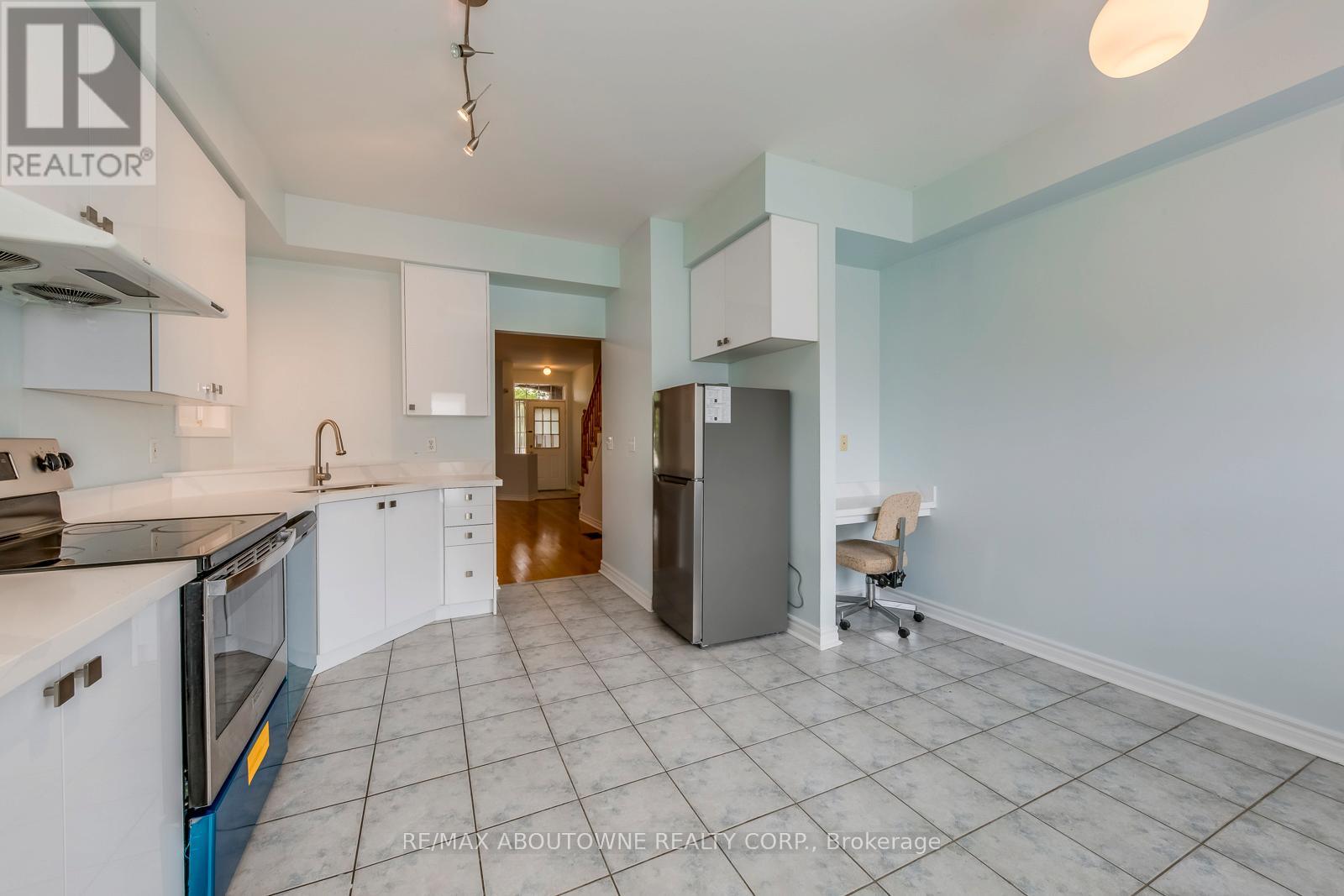 Photo 18 of 83 Bur Oak Avenue, Markham ON