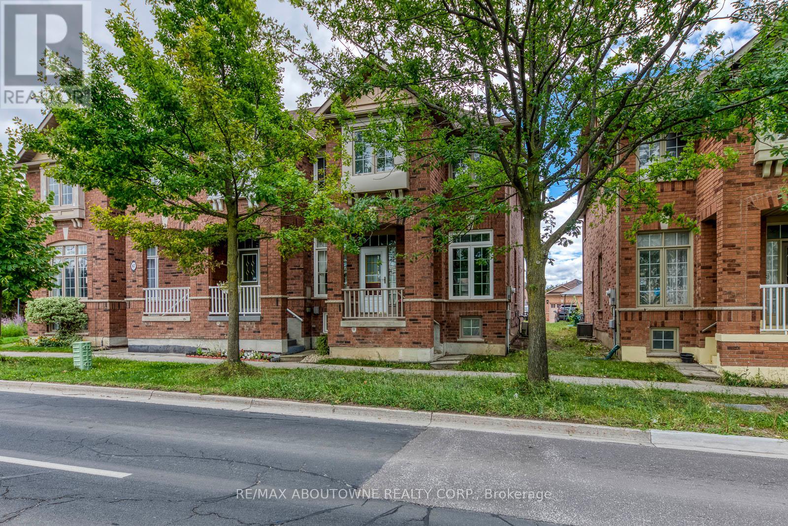 Photo 2 of 83 Bur Oak Avenue, Markham ON