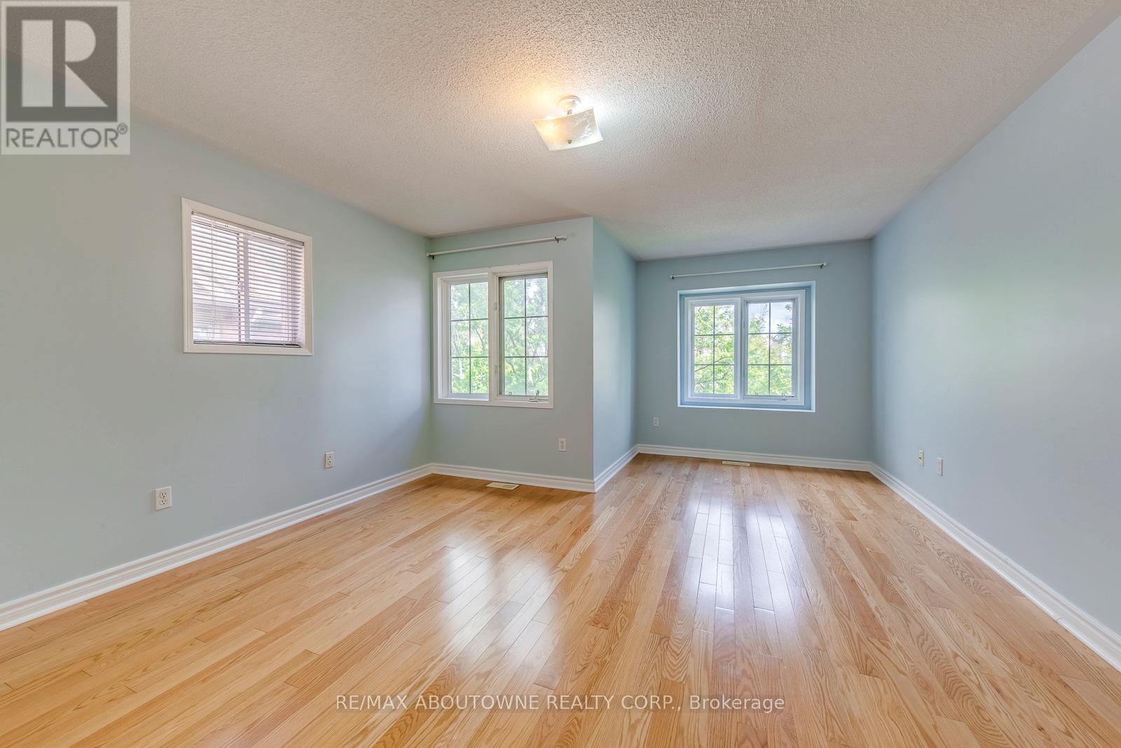Photo 29 of 83 Bur Oak Avenue, Markham ON