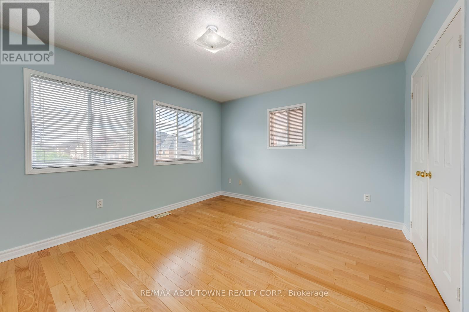 Photo 25 of 83 Bur Oak Avenue, Markham ON