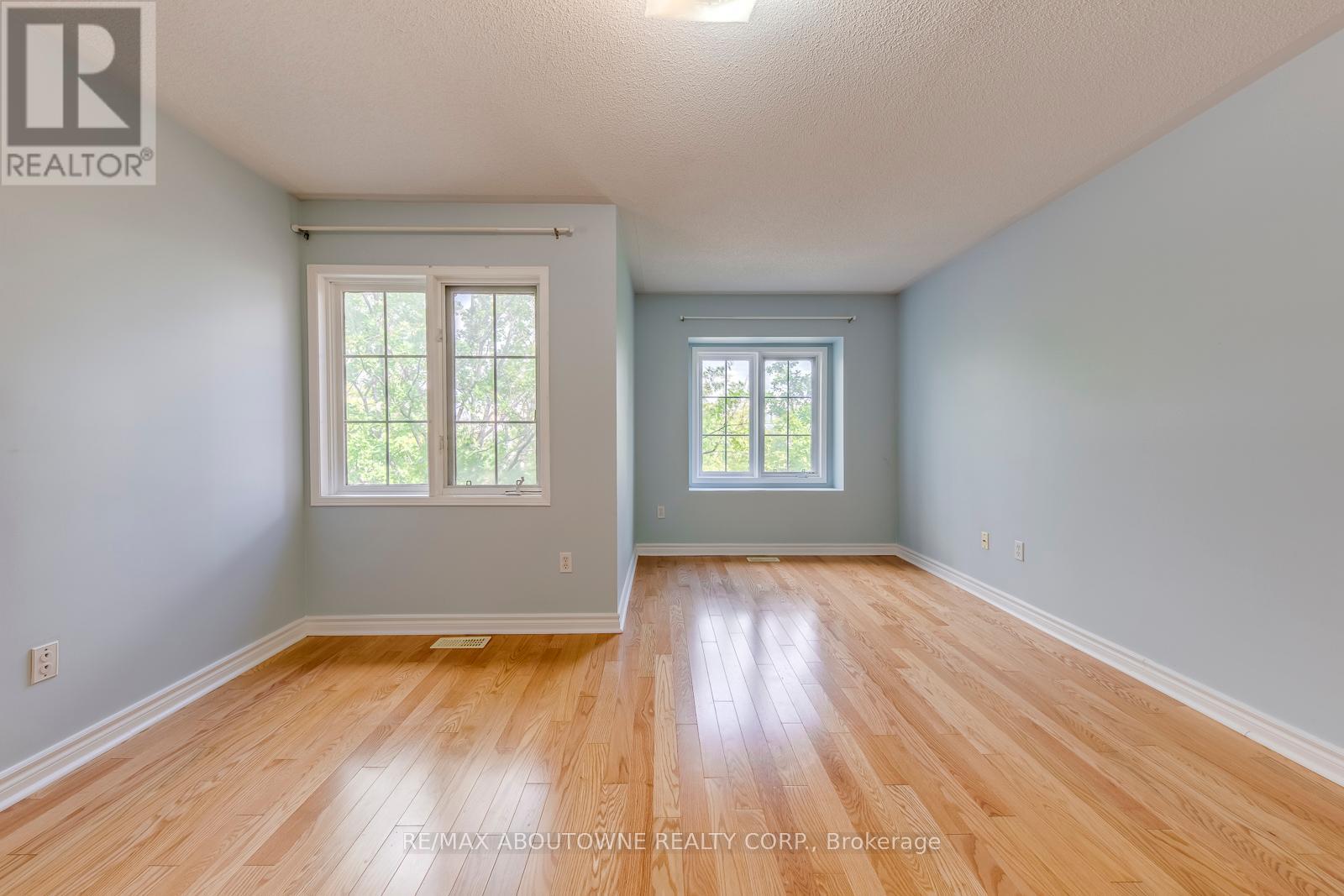 Photo 28 of 83 Bur Oak Avenue, Markham ON